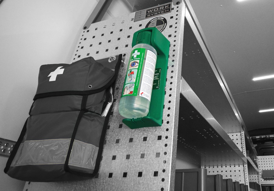 Producten in het kader van de veiligheid, zoals antidiefstal, alarmen en brandblussers voor uw bestelwagen