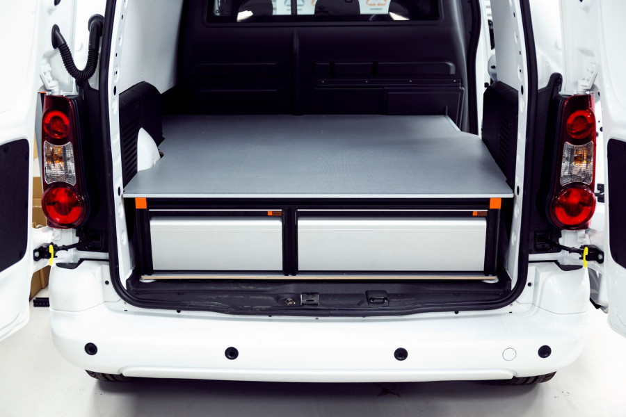 Met een dubbele laadvloer en een verhoogde vloer kunt u de ruimte in uw bedrijfswagen optimaal benutten.