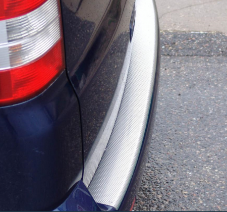 Bescherming achterbumper geschikt voor de VW T5, T6 en T6.1 met achterdeuren.