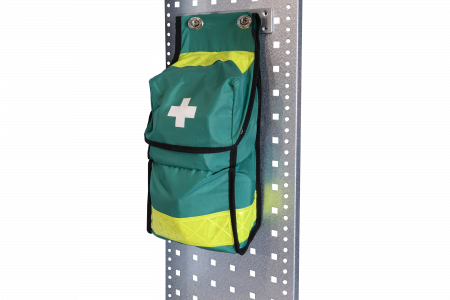 Erste-Hilfe-Tasche mit Fahrzeughalterung